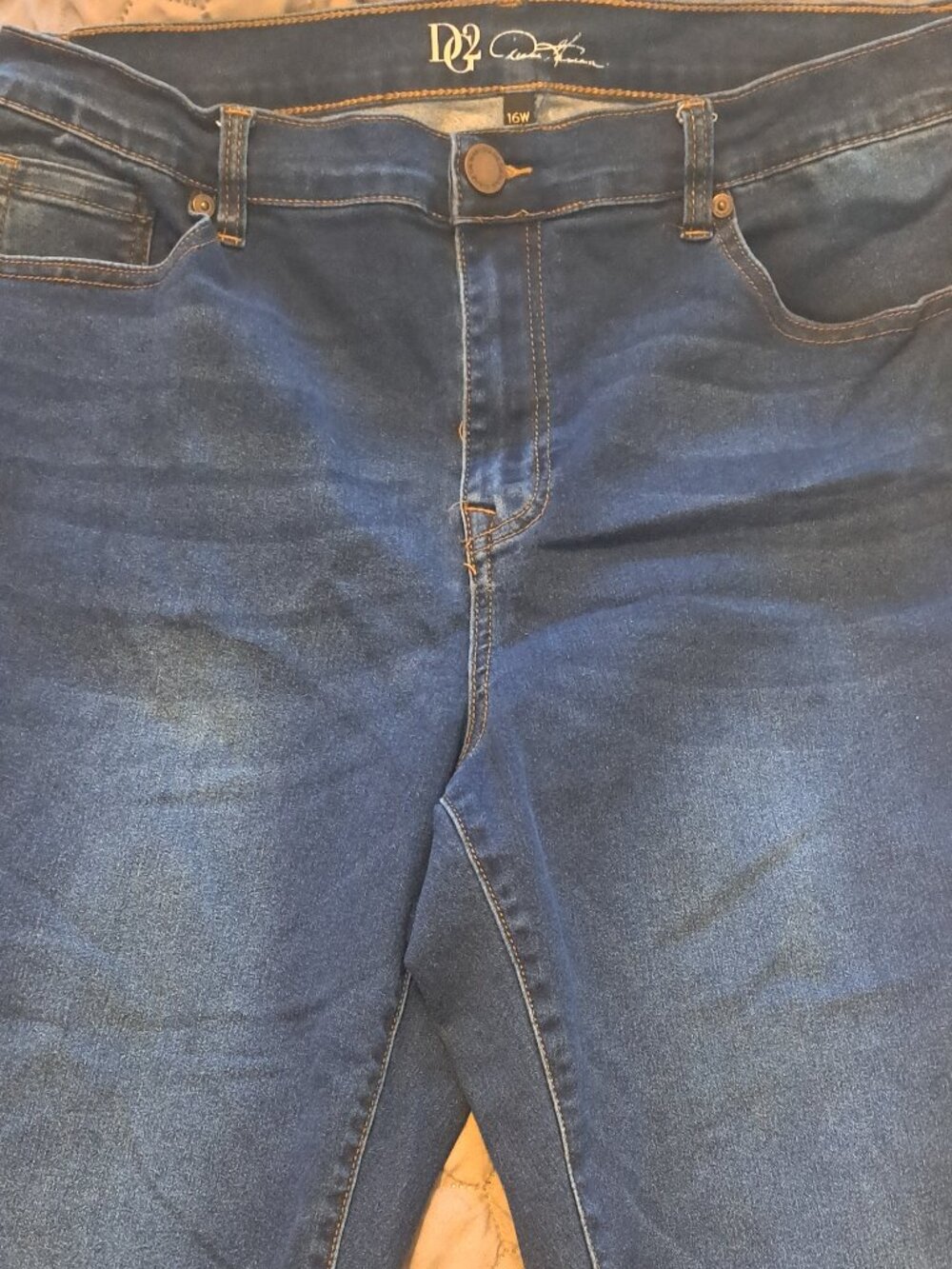 DG2 DIANE GILMAN COOLMAX SOFT STRETCH DENIM CROPPED JEANS IN SIZE 16W